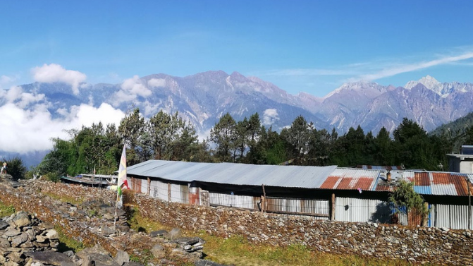 Trek from Kutumsang to Tharepati