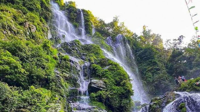 Trek to Jharana Hotel