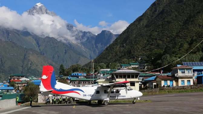 Trek to Lukla